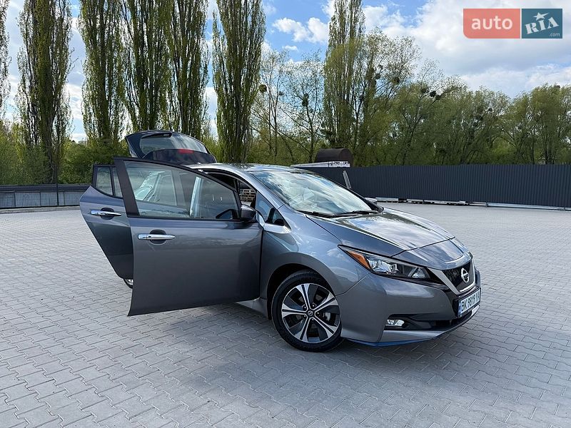 Хэтчбек Nissan Leaf 2022 в Ровно
