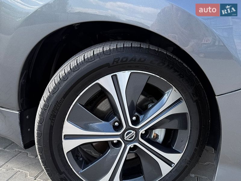 Хэтчбек Nissan Leaf 2022 в Ровно