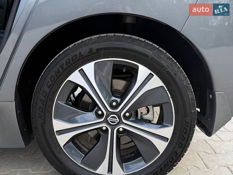 Хэтчбек Nissan Leaf 2022 в Ровно