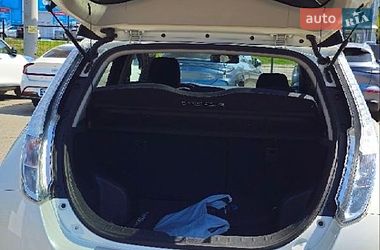 Хэтчбек Nissan Leaf 2017 в Киеве