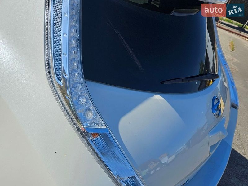 Хэтчбек Nissan Leaf 2017 в Киеве