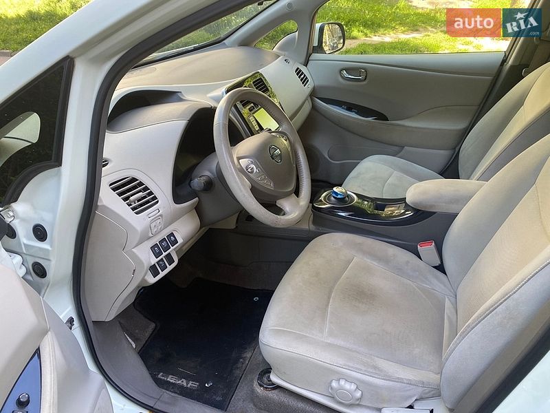 Хэтчбек Nissan Leaf 2012 в Львове
