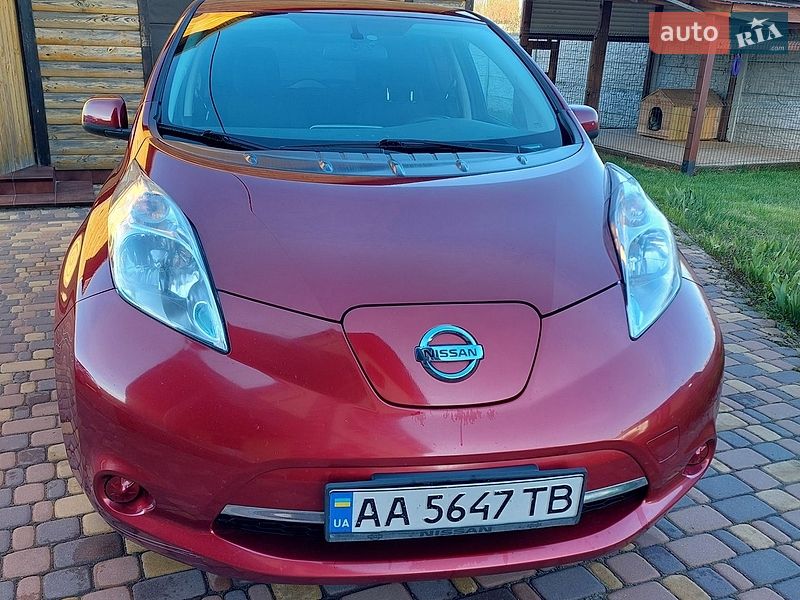 Хэтчбек Nissan Leaf 2014 в Киеве