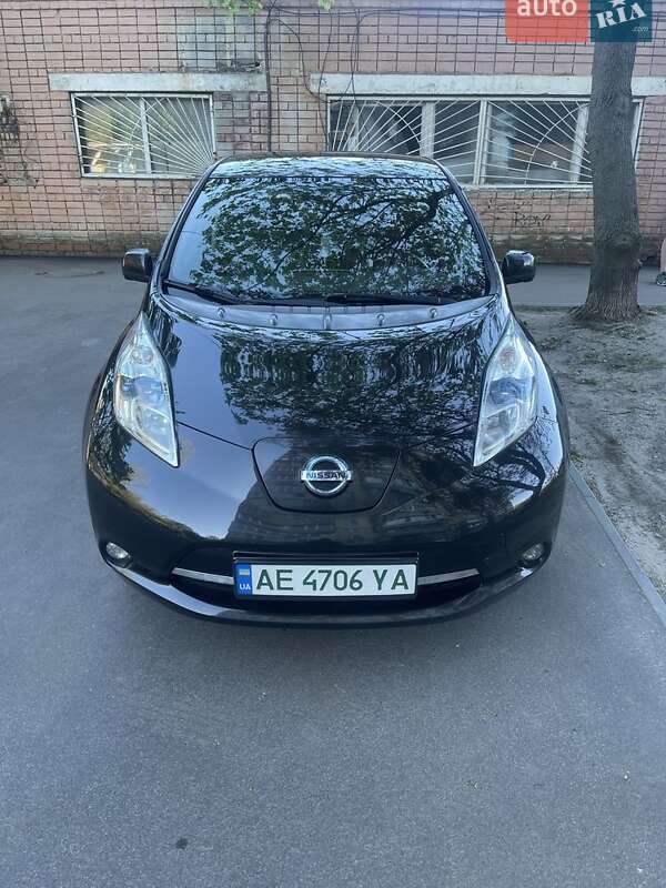 Хэтчбек Nissan Leaf 2014 в Днепре