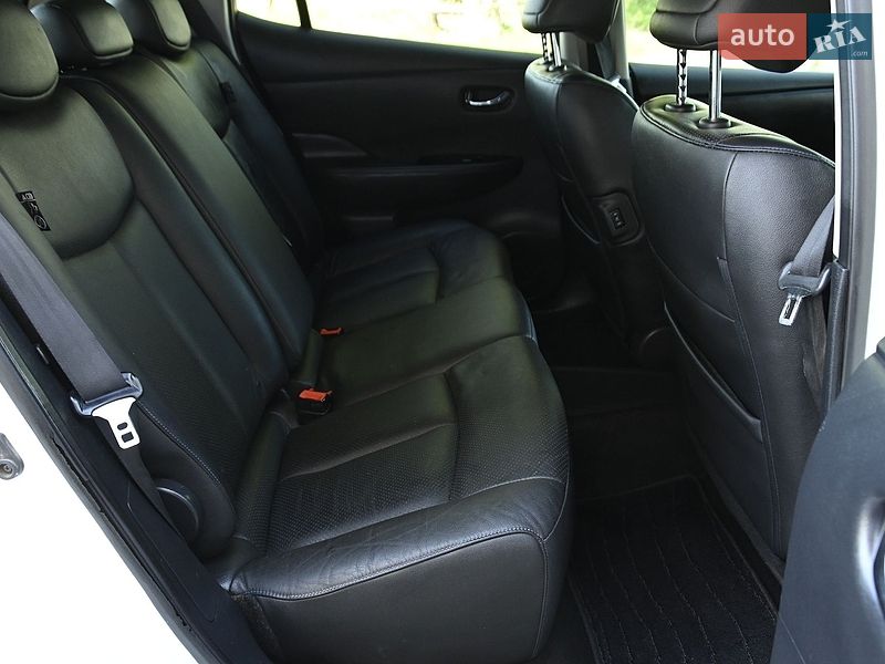Хэтчбек Nissan Leaf 2016 в Бердичеве