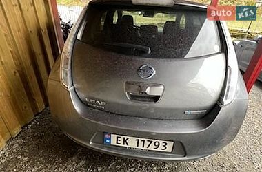 Хэтчбек Nissan Leaf 2015 в Умани