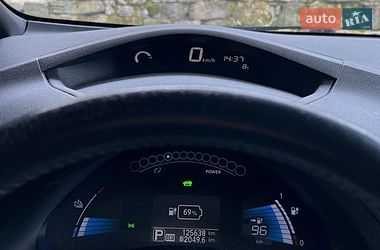Хэтчбек Nissan Leaf 2015 в Умани