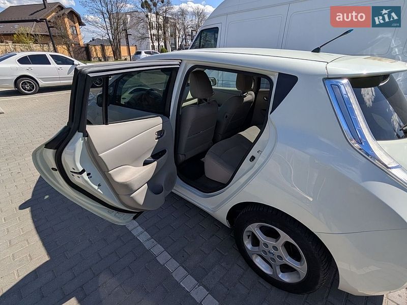 Хэтчбек Nissan Leaf 2012 в Виннице