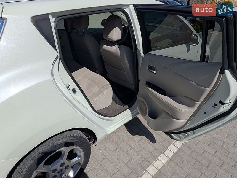 Хэтчбек Nissan Leaf 2012 в Виннице