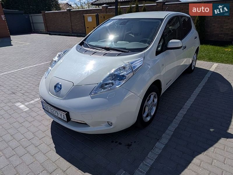 Хэтчбек Nissan Leaf 2012 в Виннице