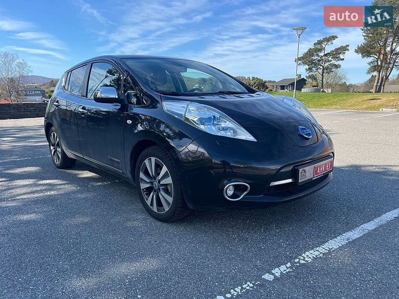 Хэтчбек Nissan Leaf 2014 в Умани