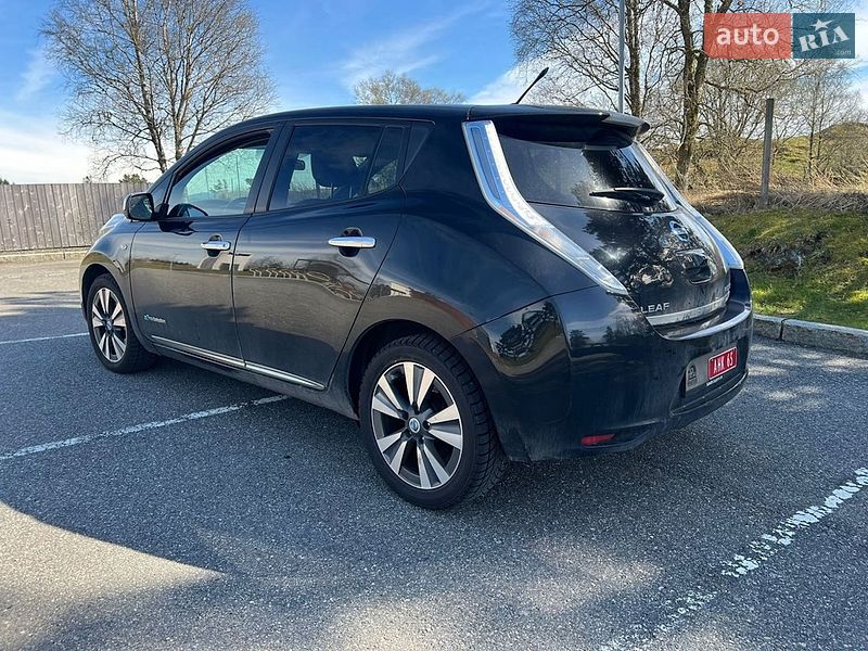 Хэтчбек Nissan Leaf 2014 в Умани