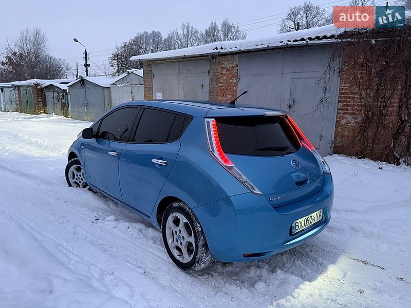 Хэтчбек Nissan Leaf 2012 в Хмельницком