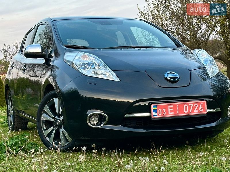 Хэтчбек Nissan Leaf 2016 в Днепре
