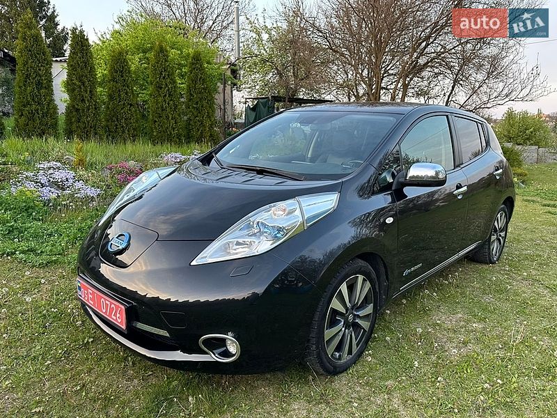 Хэтчбек Nissan Leaf 2016 в Днепре