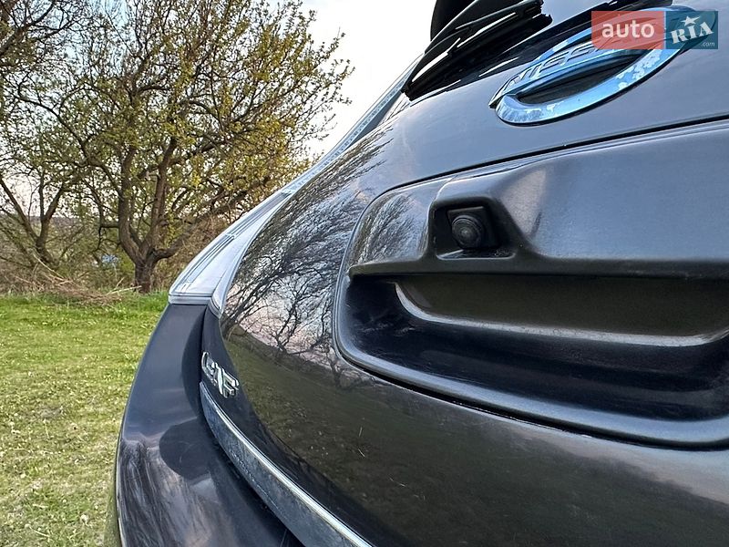 Хэтчбек Nissan Leaf 2016 в Днепре
