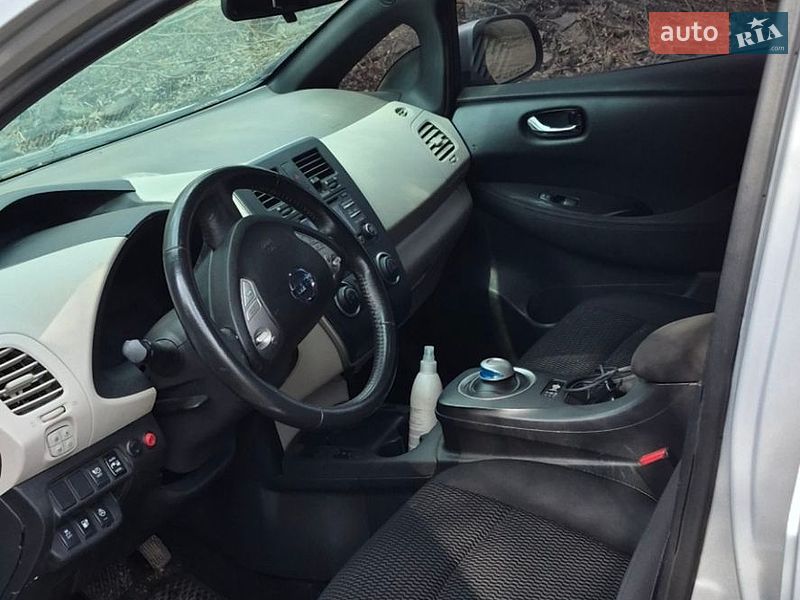 Хэтчбек Nissan Leaf 2014 в Киеве