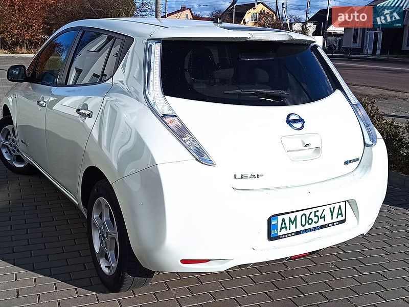 Хетчбек Nissan Leaf 2013 в Житомирі