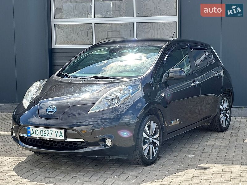 Хэтчбек Nissan Leaf 2014 в Мукачево