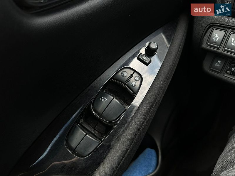 Хэтчбек Nissan Leaf 2014 в Мукачево