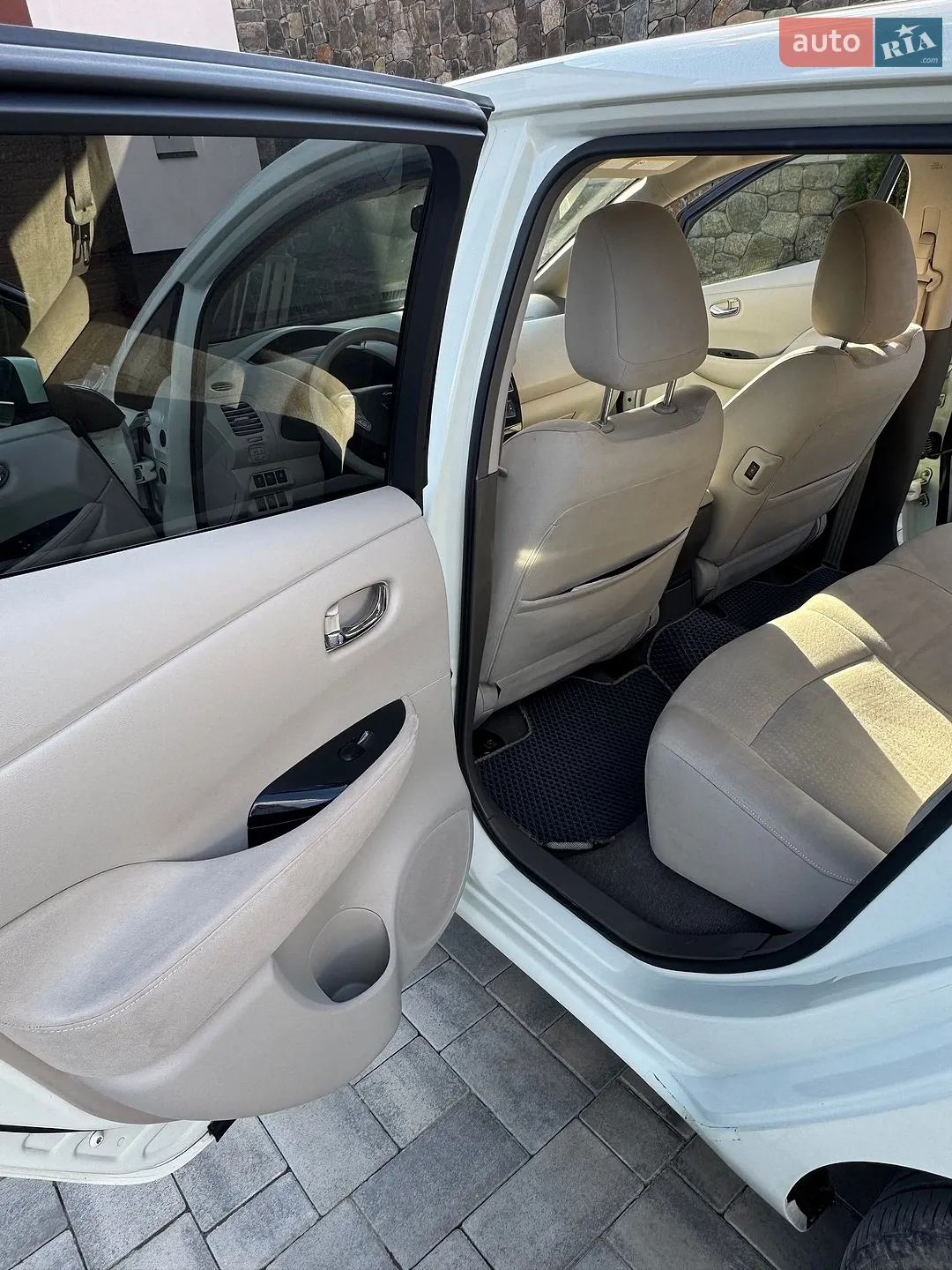 2012 Nissan Leaf - мініатюра 13