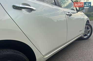Хэтчбек Nissan Leaf 2012 в Южноукраинске