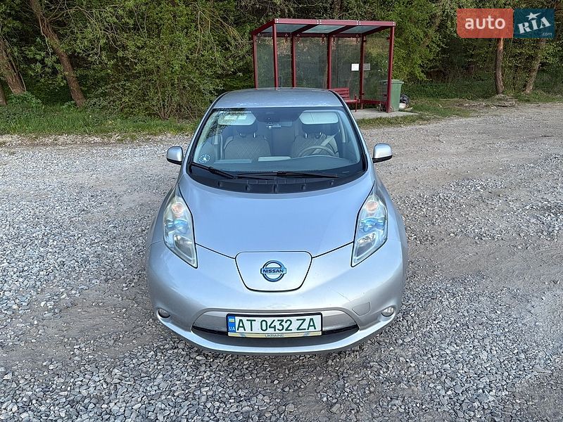 Хэтчбек Nissan Leaf 2012 в Ивано-Франковске