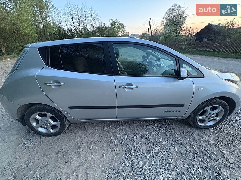 Хэтчбек Nissan Leaf 2012 в Ивано-Франковске
