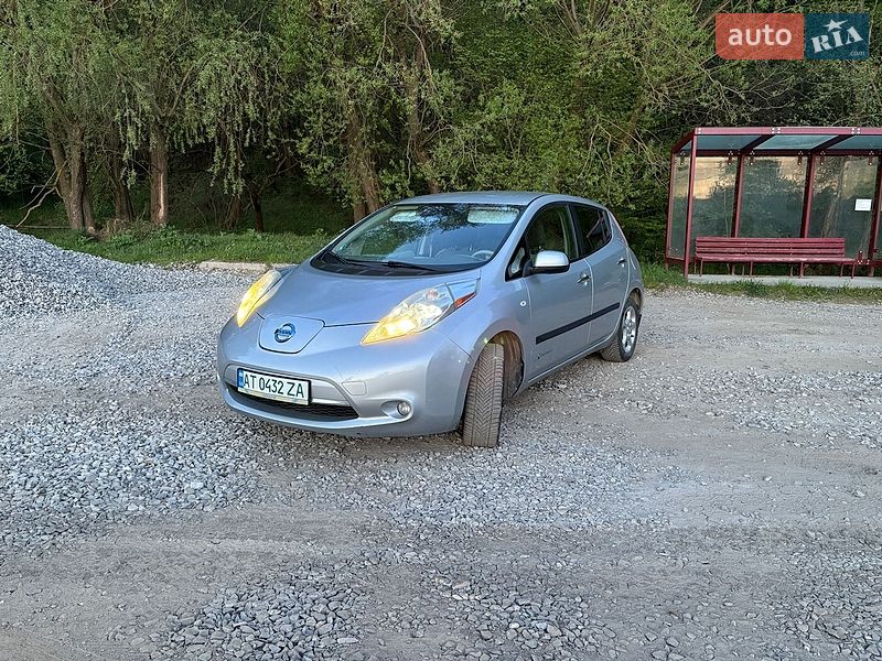 Хэтчбек Nissan Leaf 2012 в Ивано-Франковске