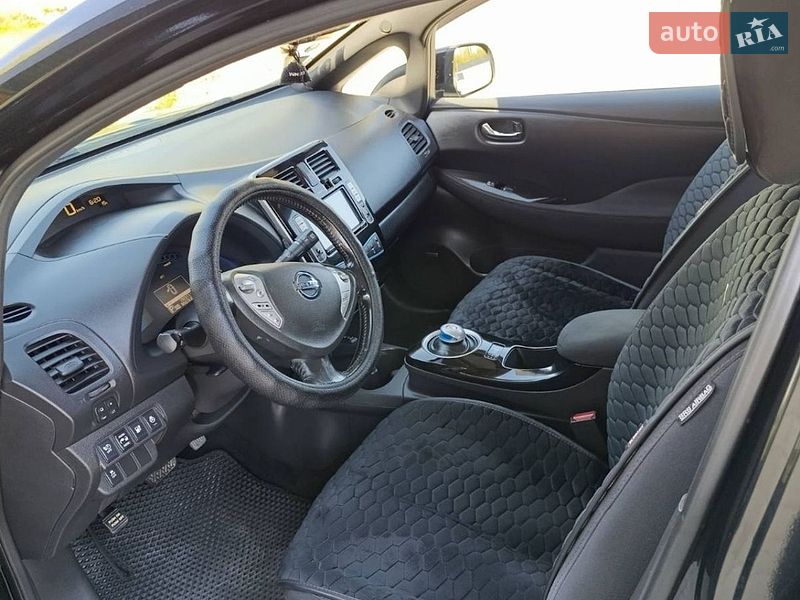 Хэтчбек Nissan Leaf 2013 в Гнивани