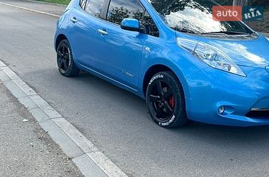 Хэтчбек Nissan Leaf 2012 в Бурштыне