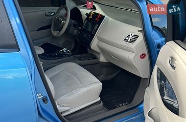 Хэтчбек Nissan Leaf 2012 в Бурштыне