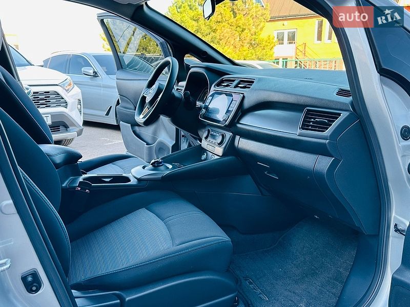 Хэтчбек Nissan Leaf 2024 в Харькове
