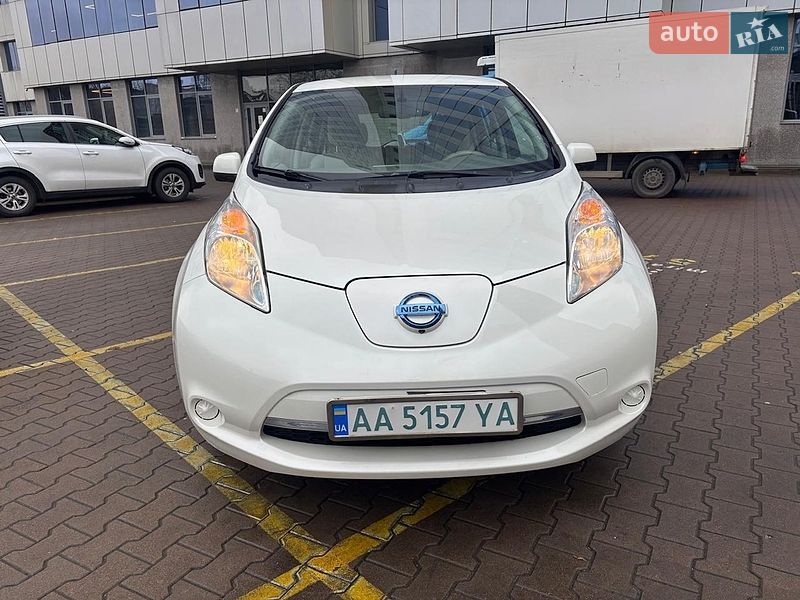 Хэтчбек Nissan Leaf 2013 в Киеве