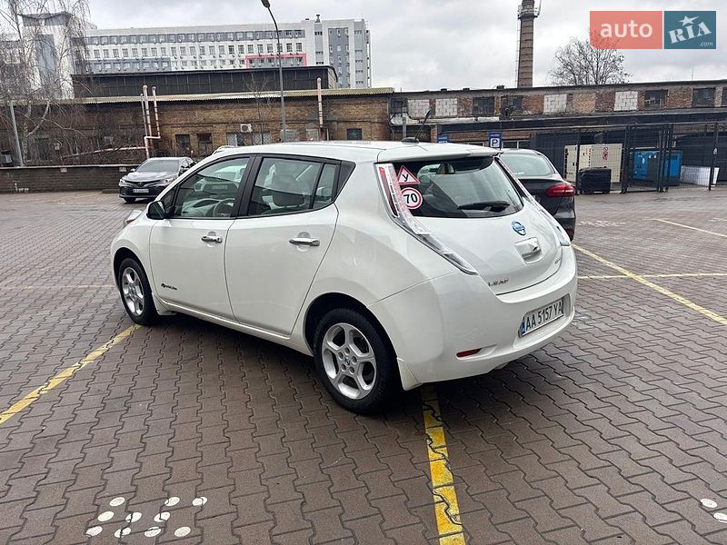 Хэтчбек Nissan Leaf 2013 в Киеве
