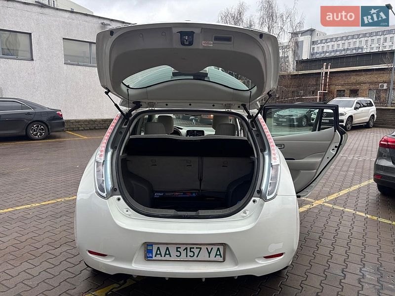Хэтчбек Nissan Leaf 2013 в Киеве