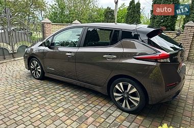 Хэтчбек Nissan Leaf 2018 в Черновцах