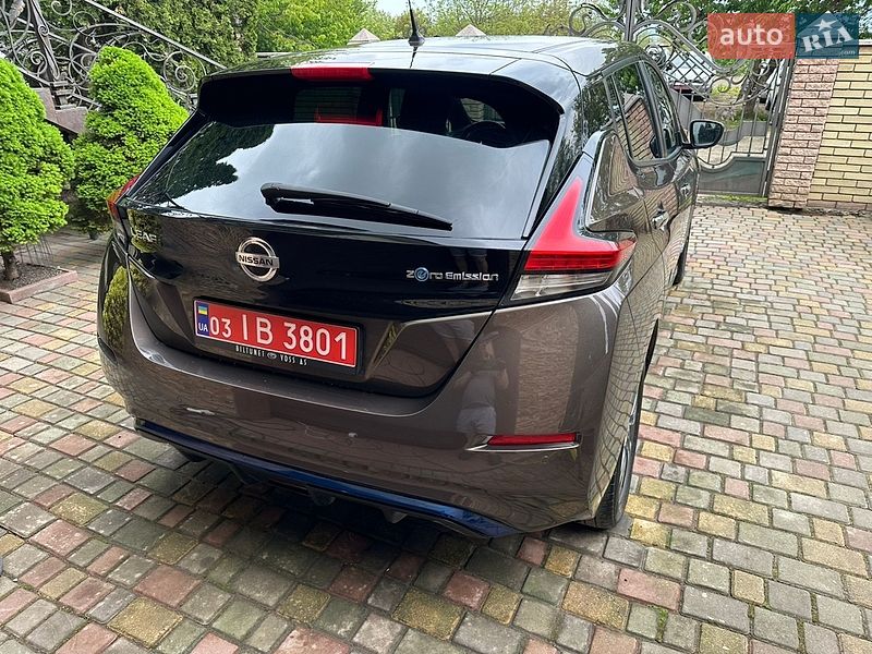 Хэтчбек Nissan Leaf 2018 в Черновцах