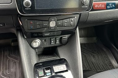 Хэтчбек Nissan Leaf 2018 в Черновцах