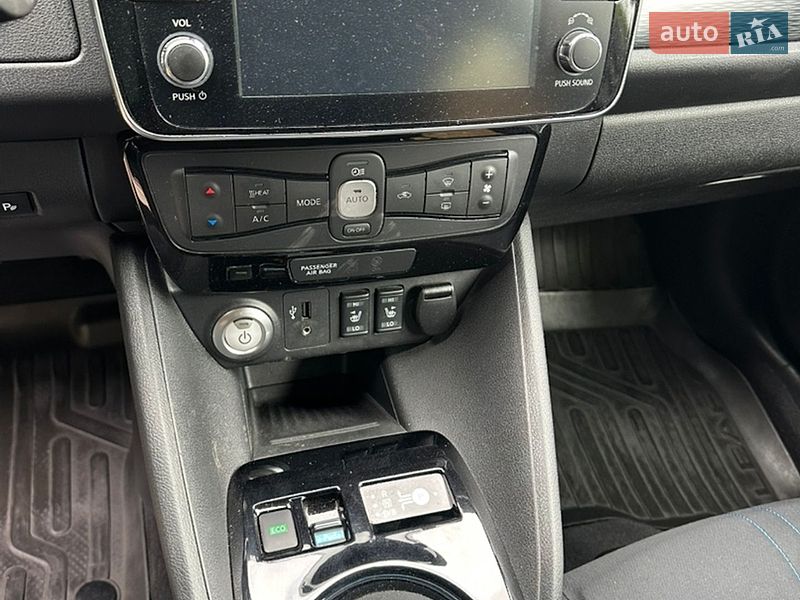 Хэтчбек Nissan Leaf 2018 в Черновцах