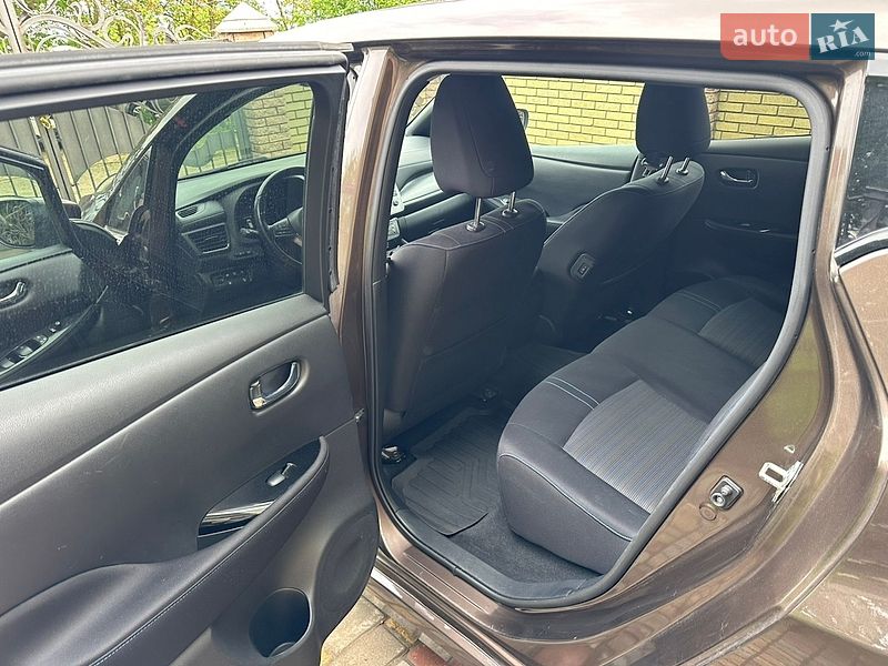 Хэтчбек Nissan Leaf 2018 в Черновцах