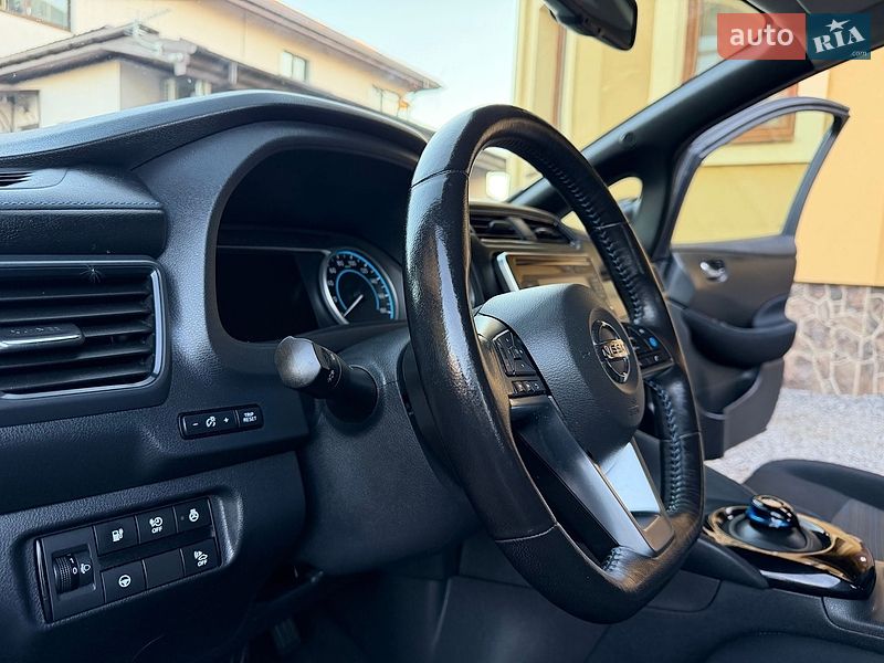 Хэтчбек Nissan Leaf 2019 в Львове