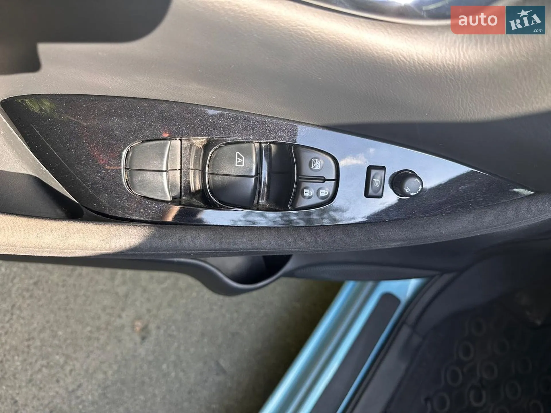 2015 Nissan Leaf - мініатюра 11