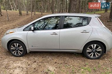 Хетчбек Nissan Leaf 2016 в Дніпрі