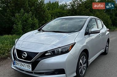 Хэтчбек Nissan Leaf 2022 в Яготине