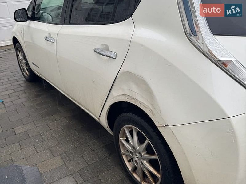 Хэтчбек Nissan Leaf 2014 в Калуше