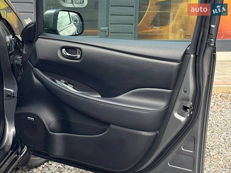 Хэтчбек Nissan Leaf 2015 в Стрые