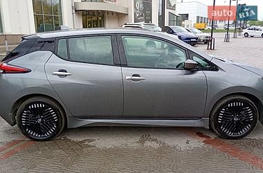 Хетчбек Nissan Leaf 2023 в Дніпрі