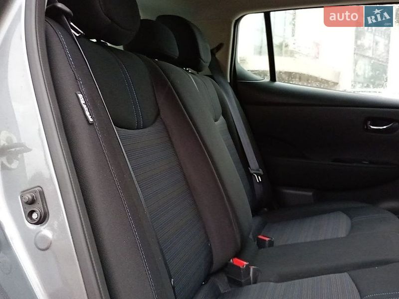 Хетчбек Nissan Leaf 2023 в Дніпрі
