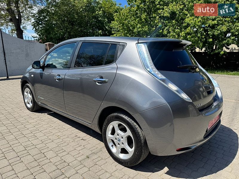 Хетчбек Nissan Leaf 2015 в Чернівцях
